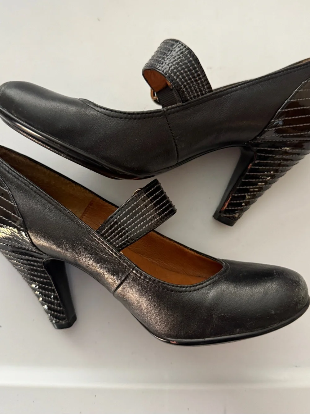 Sofft Women’s Black Leather with Patent Accents Mary Jane Heel Pump 7.5